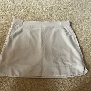 32 Degrees sport skort in light khaki/cream. Size L. EUC. Nonsmoking home